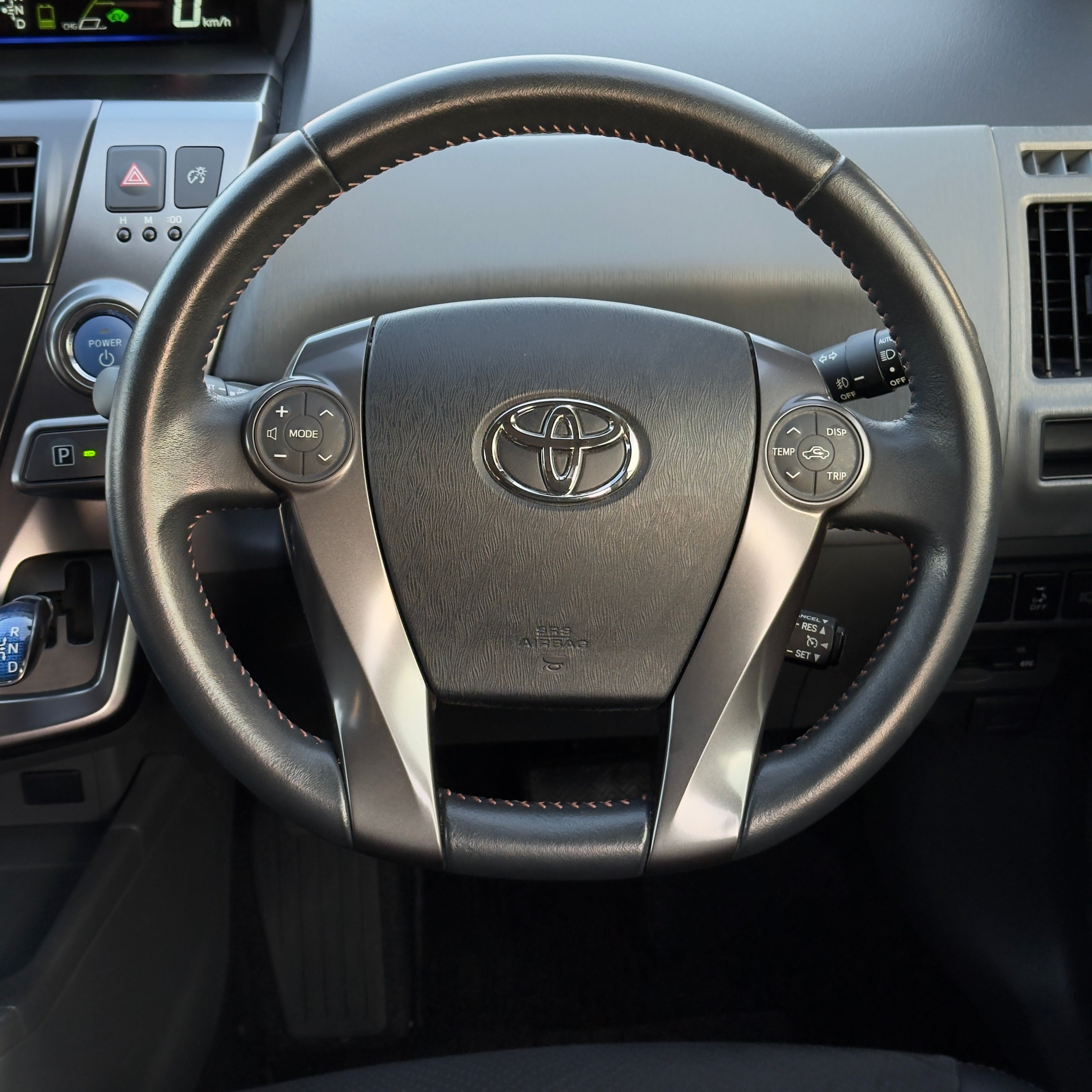 Toyota Prius Alpha G