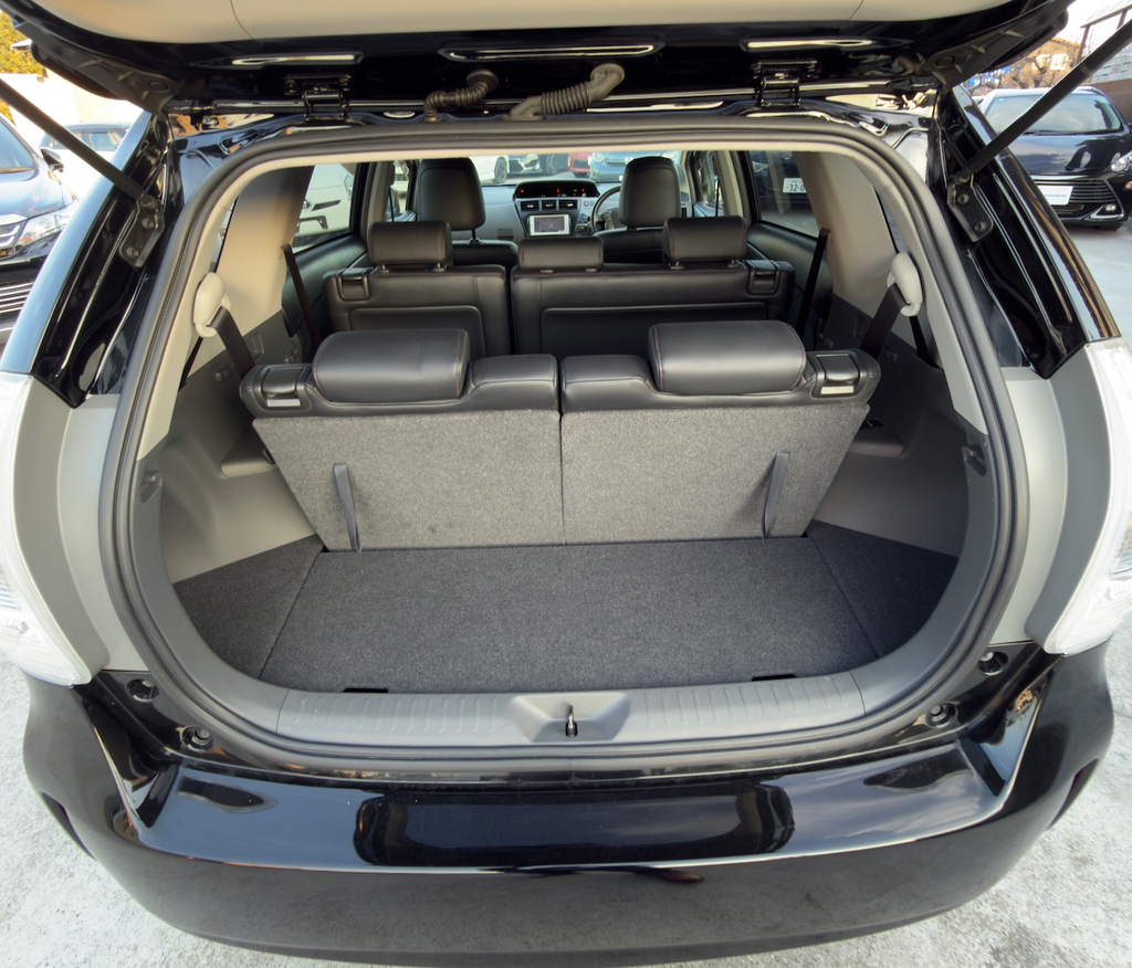 Toyota Prius Alpha G