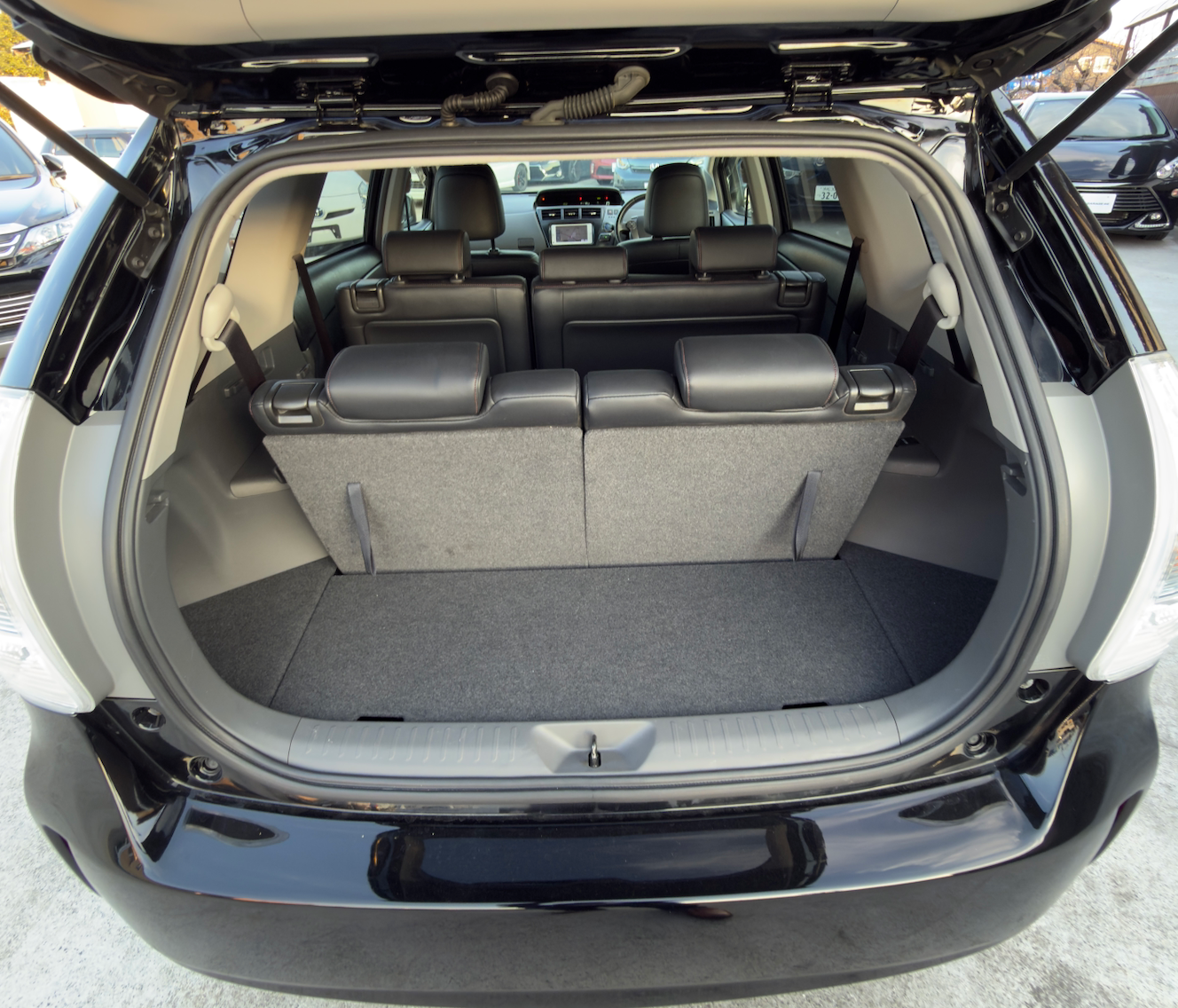 Toyota Prius Alpha G